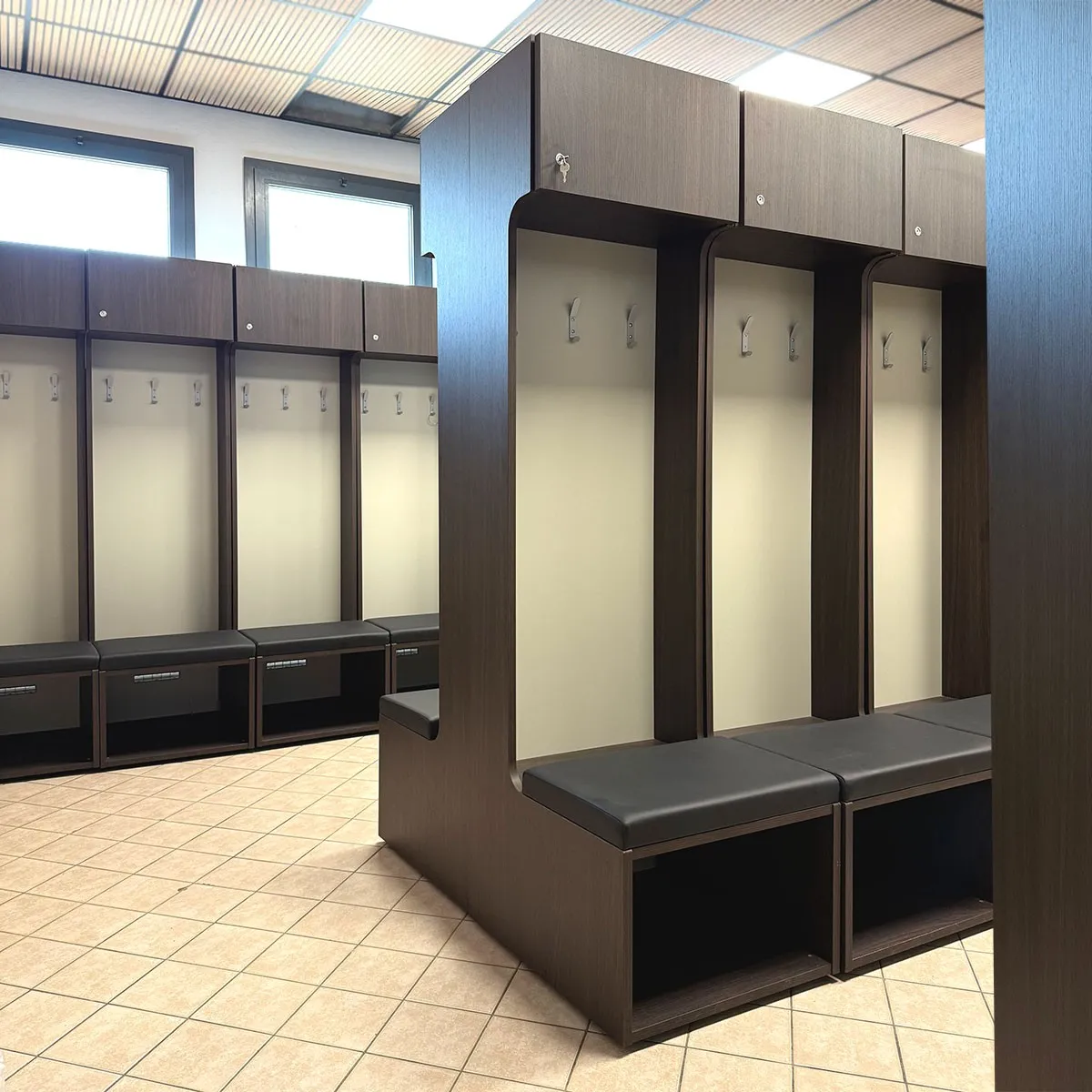 spogliatoio con armadi basic