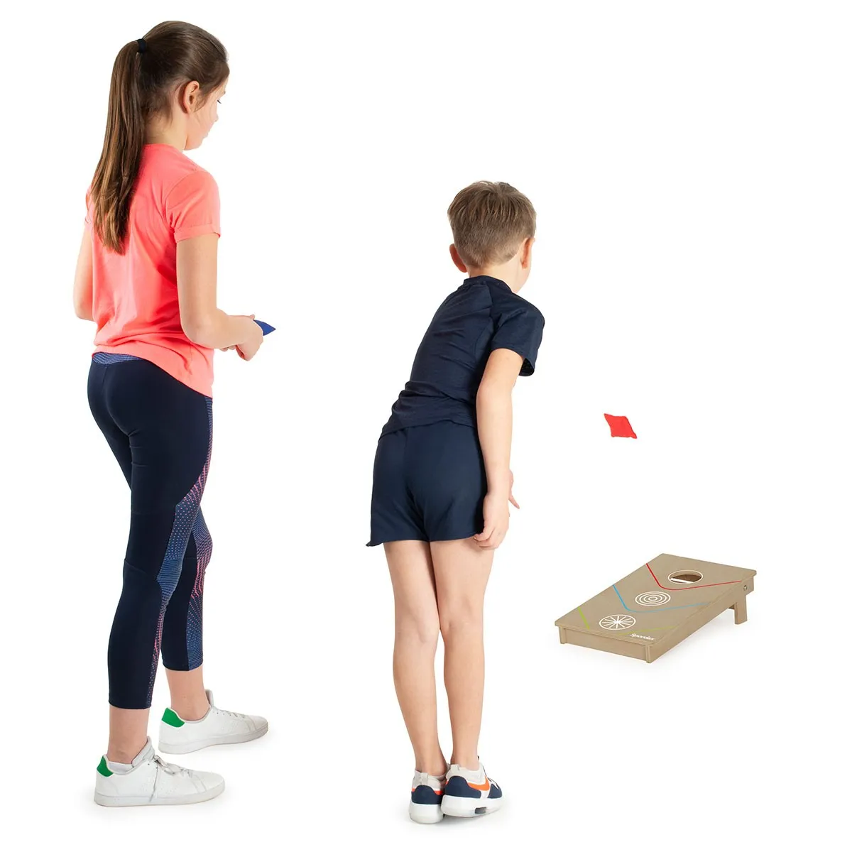 Dimostrazione gioco di lancio cornhole
