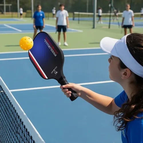 Racchetta pickleball Avenger di Conquest in carbonio - pala serie School