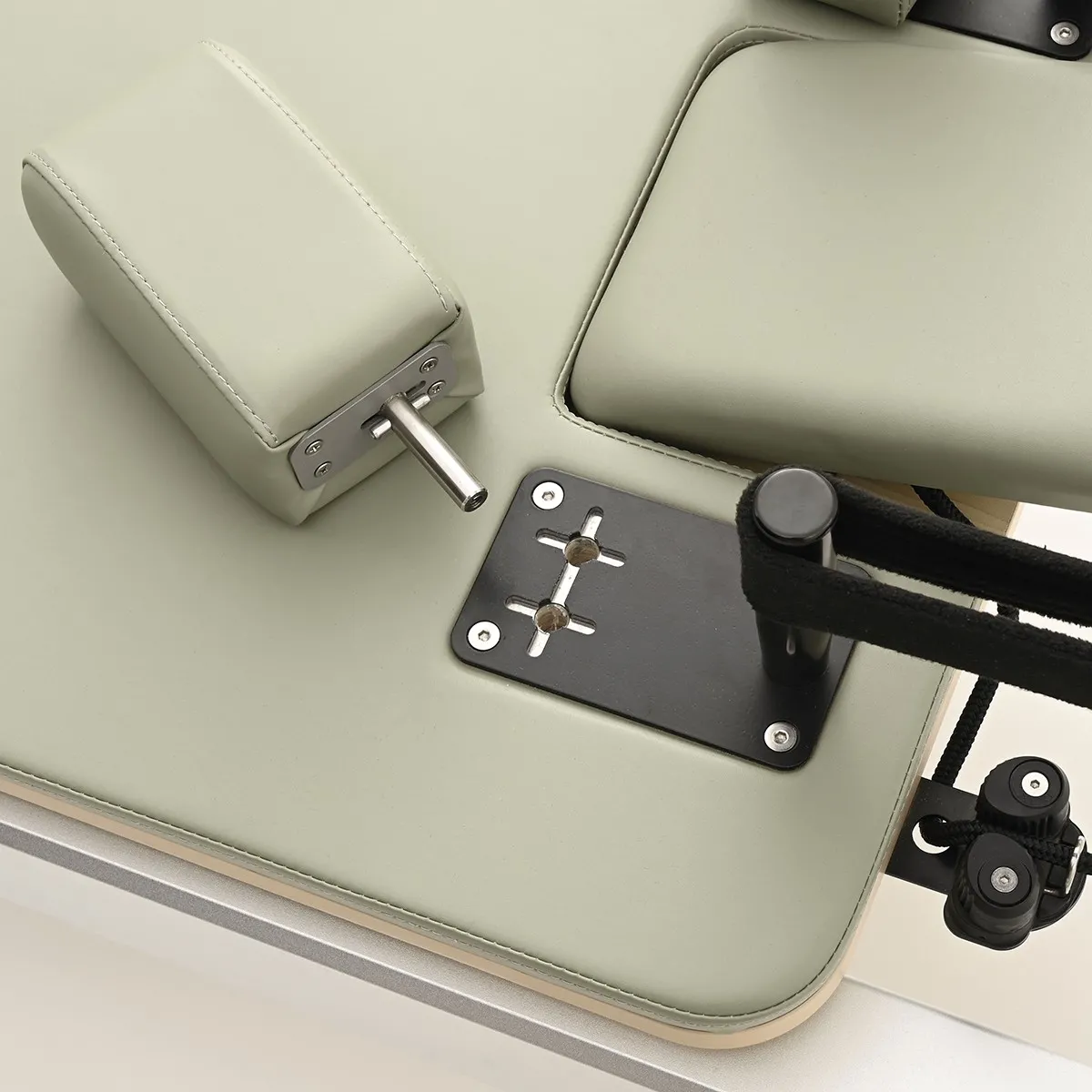 Reformer classico Mooma in alluminio con accessori