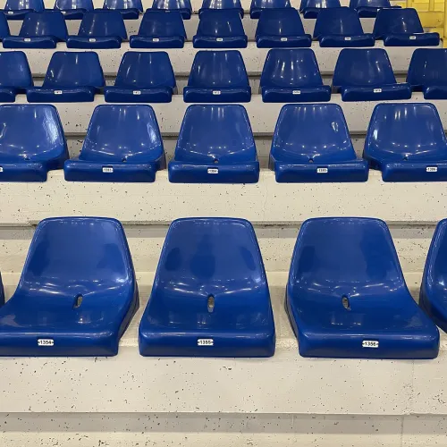 Sedile per tribuna, con schienale alto, ignifugo e anti-UV