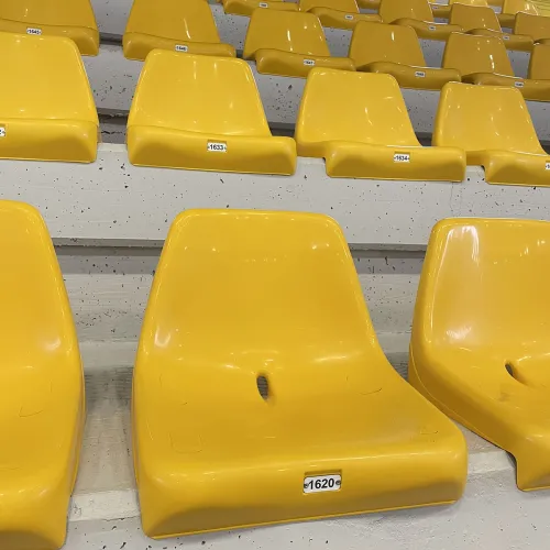 Sedile per tribuna, con schienale alto, ignifugo e anti-UV