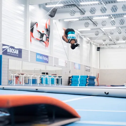 AirTrack P2 15×2 m per ginnastica e salti | Conquest