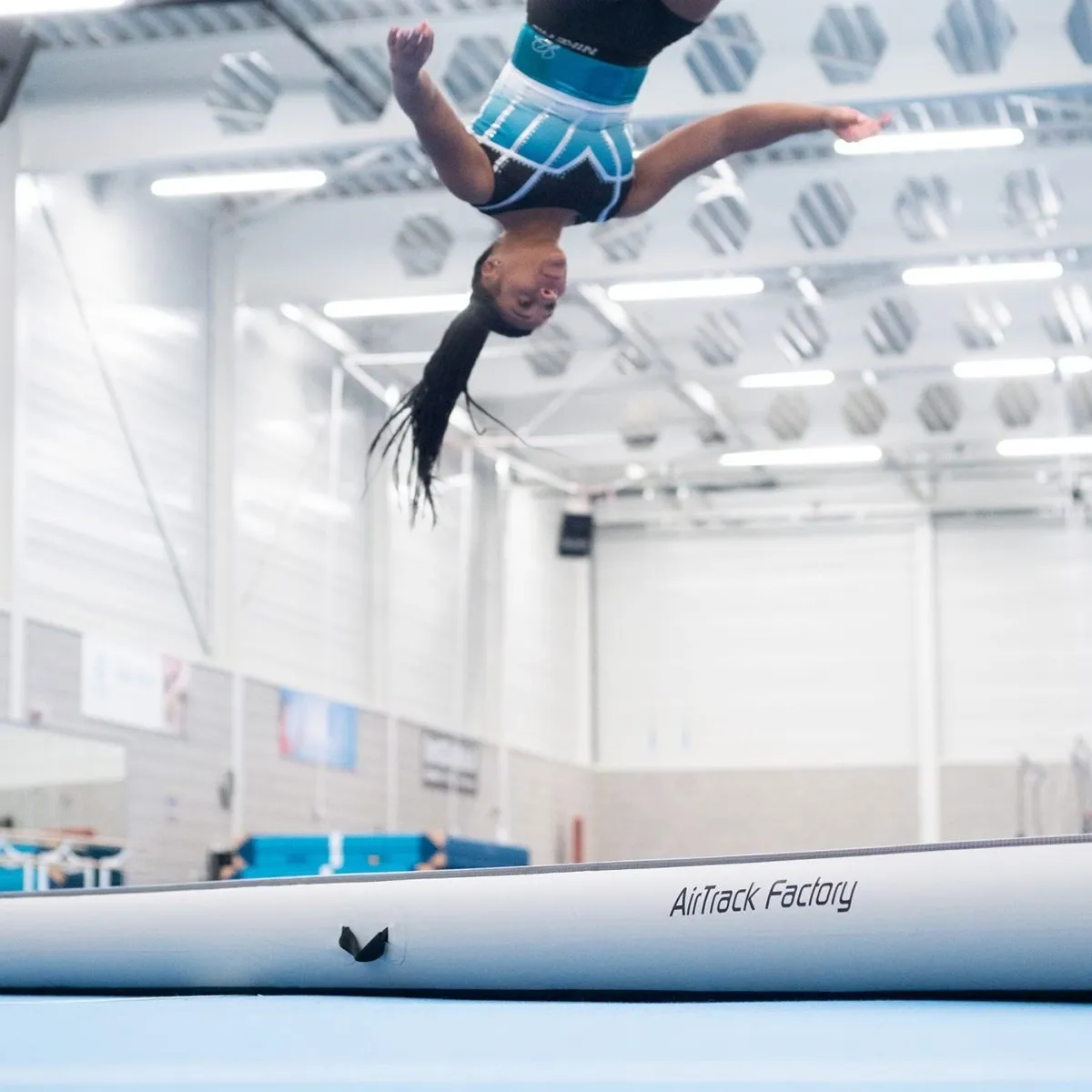 AirTrack P2 15×2 m per ginnastica e salti | Conquest
