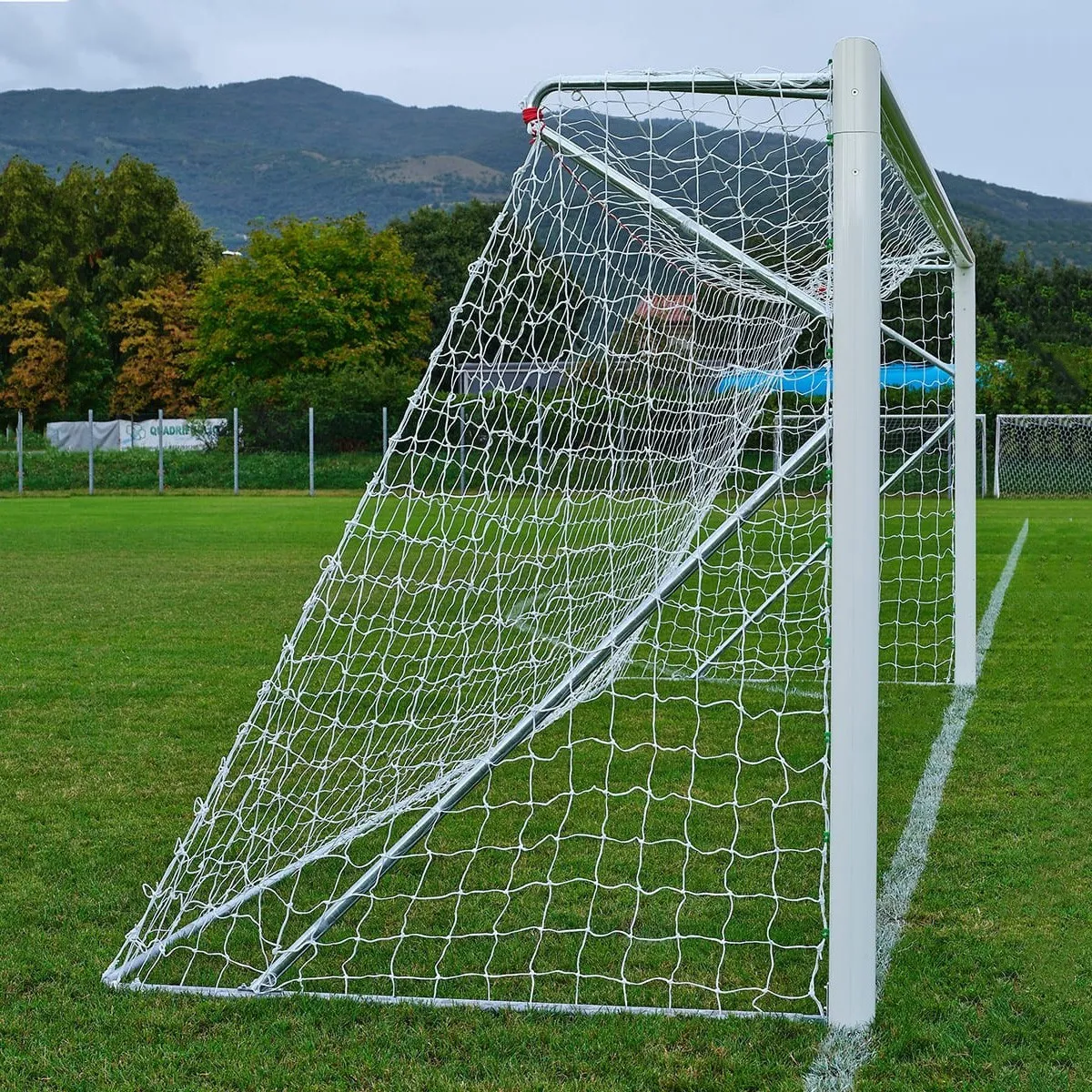 Porta calcio regolamentare trasportabile e autoportante | Conquest