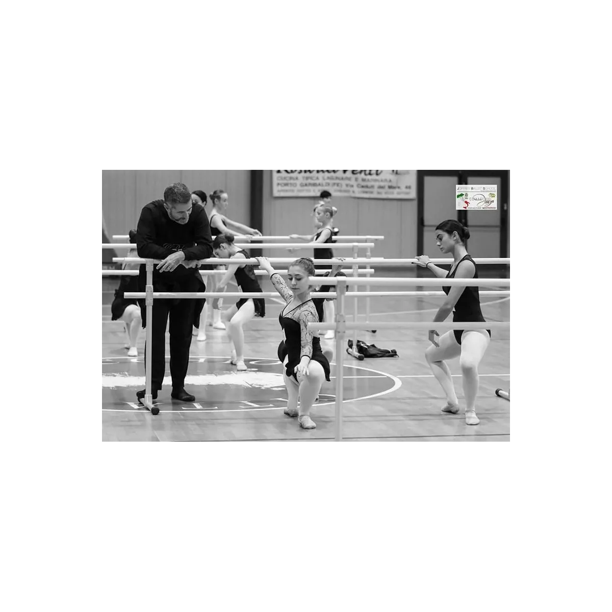 Lezione di danza con sbarra mobile Accademia