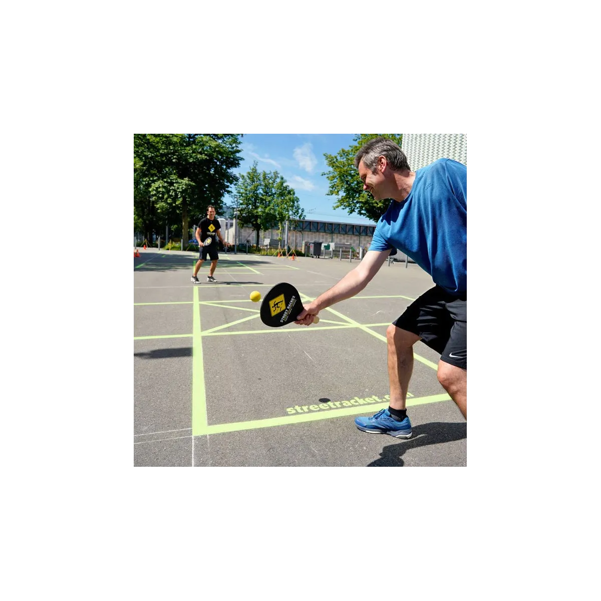 Street Racket su asfalto