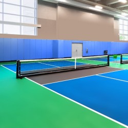 Campo da pickleball con rete trasportabile