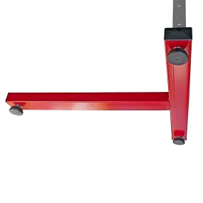 Dettaglio base a T dei ritti salto in alto con piedini regolabili