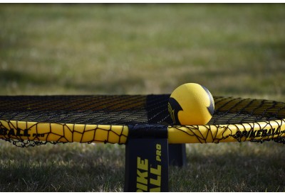 Spikeball: cos'è il roundnet e perché sta conquistando scuole, palestre e centri sportivi